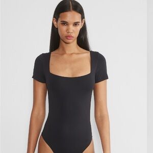 Aritzia Babaton Contour Squareneck Bodysuit
